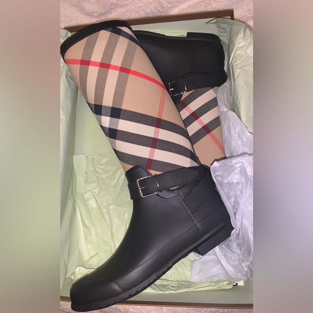 BURBERRY RAINBOOTS - Picture 3 of 8